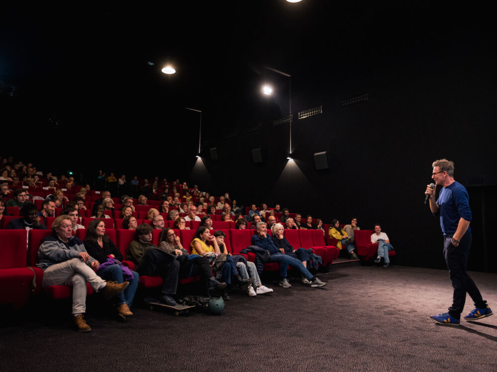 En fin de festival, Michel Hazanavicius a projeté son dernier film, "La plus précieuse des marchandises", en avant-première au cinéma Les 400 Coups d'Angers.