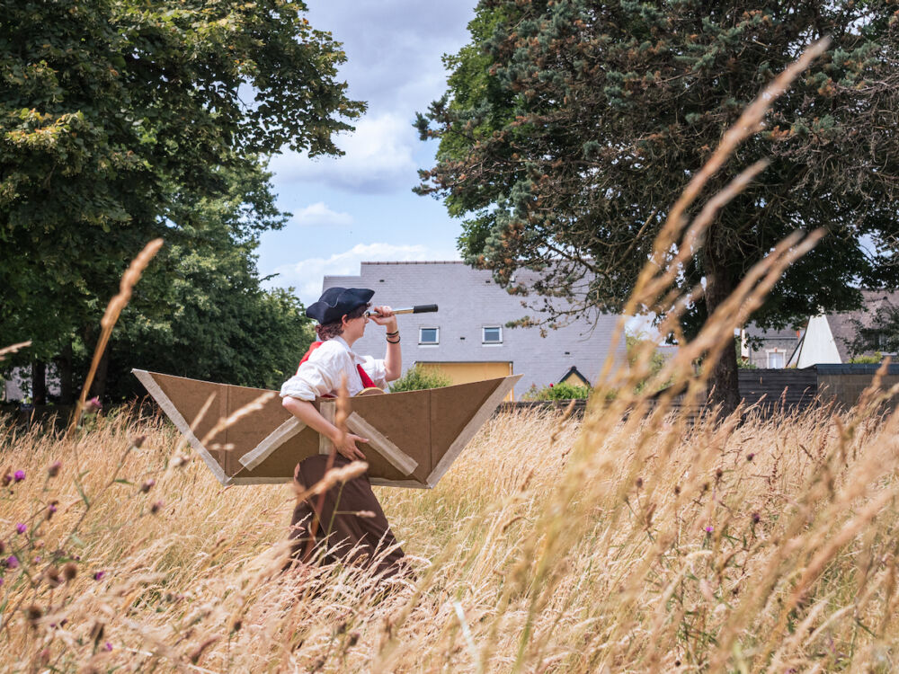 Ce pirate perdu bien loin de la mer a parcouru les lieux de long en large à la recherche de son trésor. L'histoire ne dit pas si elle l'a finalement retrouvé.
