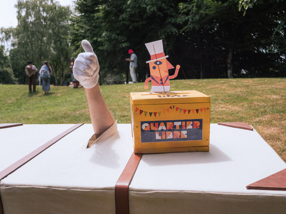 Cette valise a tenté de se faire la malle tout le long du festival, en vain. Ce qui n'a manifestement pas entamé sa joie d'être là. Va comprendre...